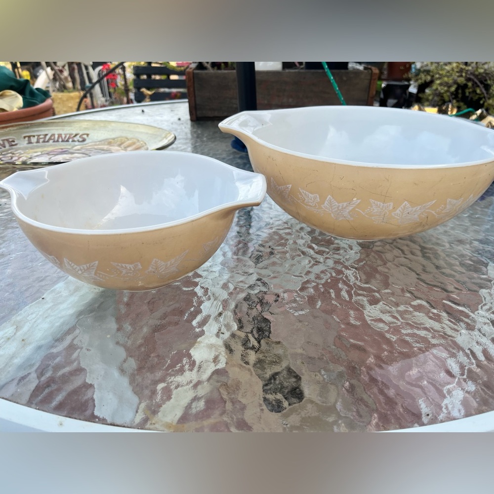 Vintage Pyrex Cream and White Mixing Bowls